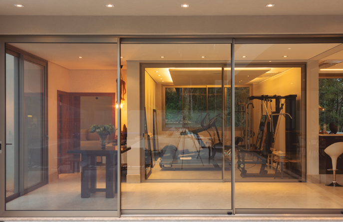 Esquadria minimalista em residência